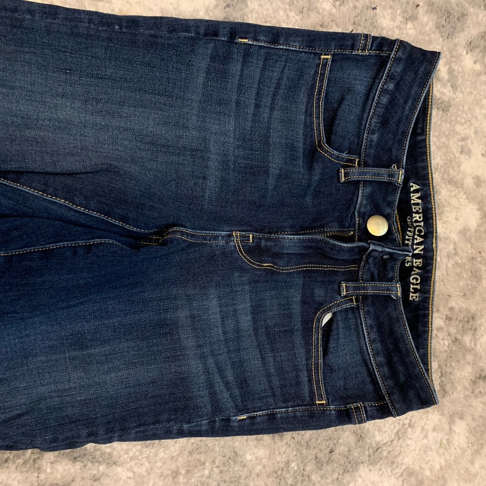 Dark wash American Eagle Skinny Jean